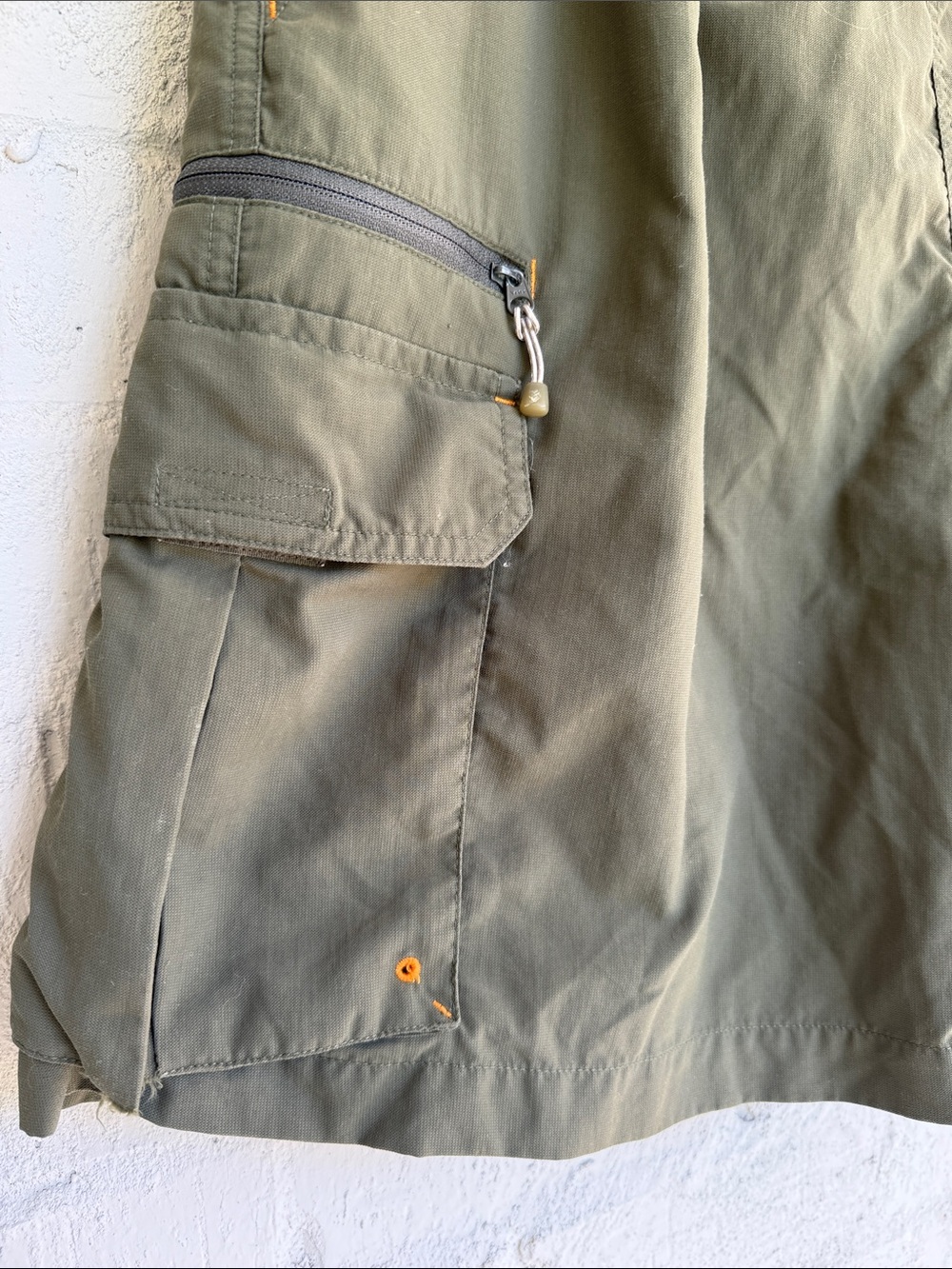 Columbia Men’s Olive Cargo Shorts w Built-In Belt Size Large - Picture 6 of 10